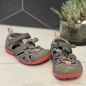 Keen Kids Water Shoes - Gray and Pink size 8